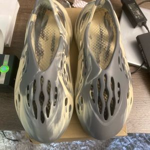 Yeezy foam runners size 9